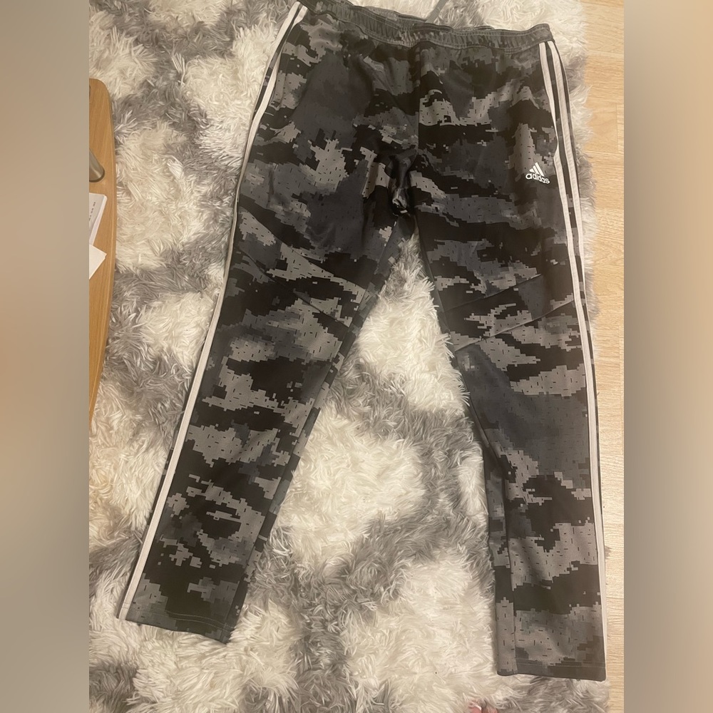 Men’s grey camo Adidas Tiro 19 pant.